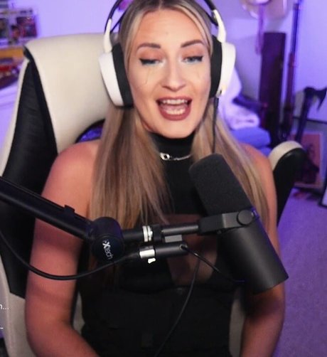 BasicWitGirl high quality actress photos