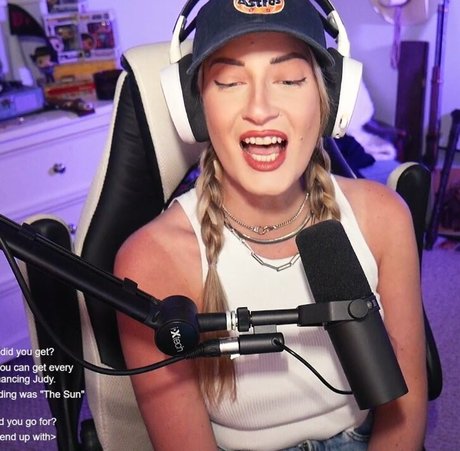 BasicWitGirl model perfect pic