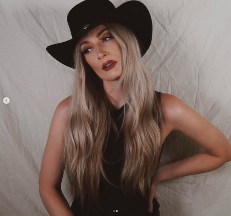 BasicWitGirl model porn images