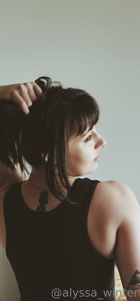 alyssa winter model hd picture