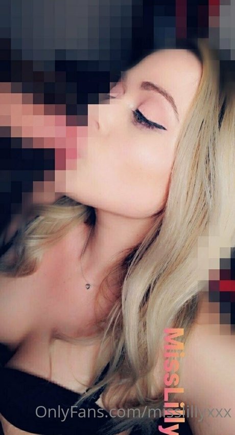 misslillyxxx nude star pics