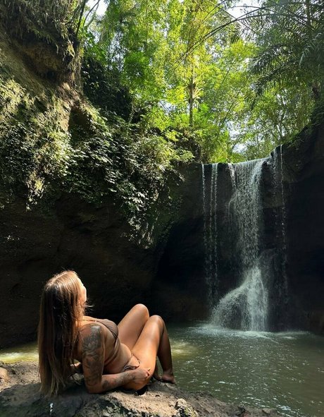 Sasha asian hot actress gallery