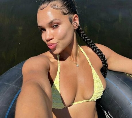 scorpioqueen18 nude pornstar photo