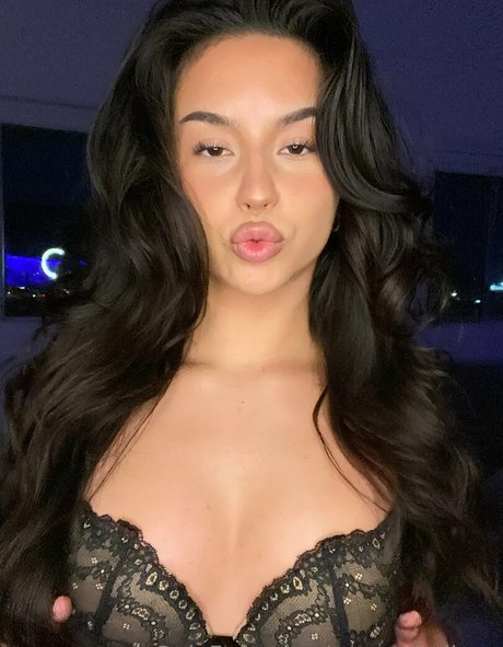 sweetsbellaxo porn model galleries