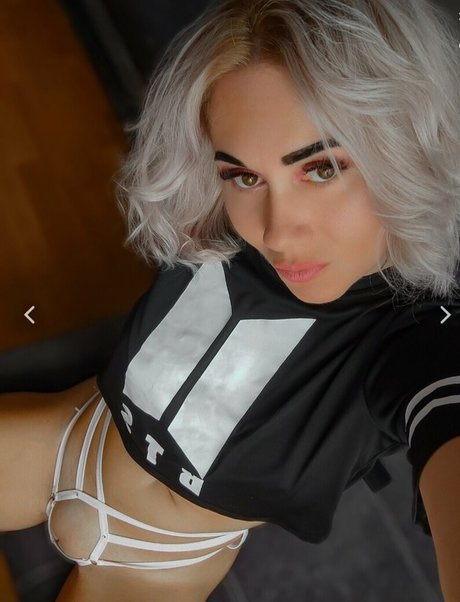 vrednashka adult model archive