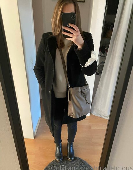 miadelicious pornstar adult picture