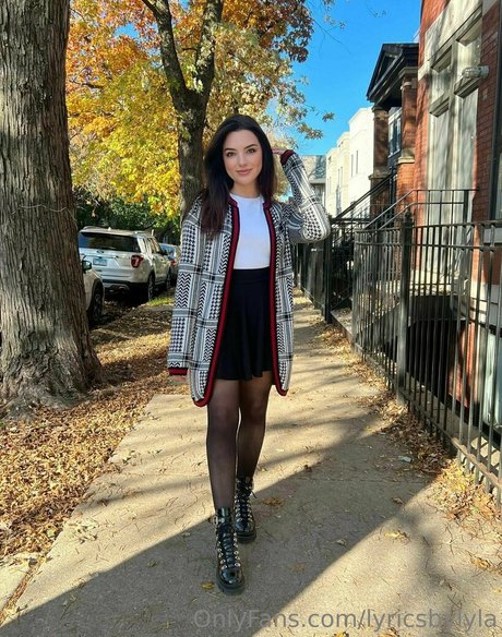 hottest young onlyfans sexy nude image