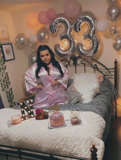 nobellastar model pornographic pic