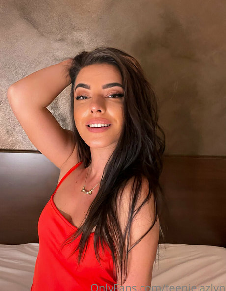 sweetiefreshman erotic actress images