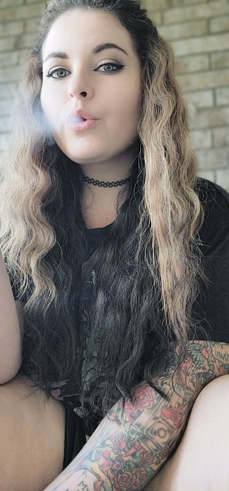 kodi salem model adult image