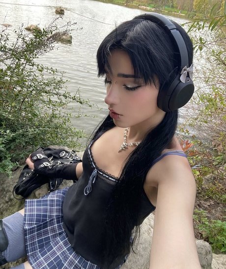 Arielle Maxine perfect model archive