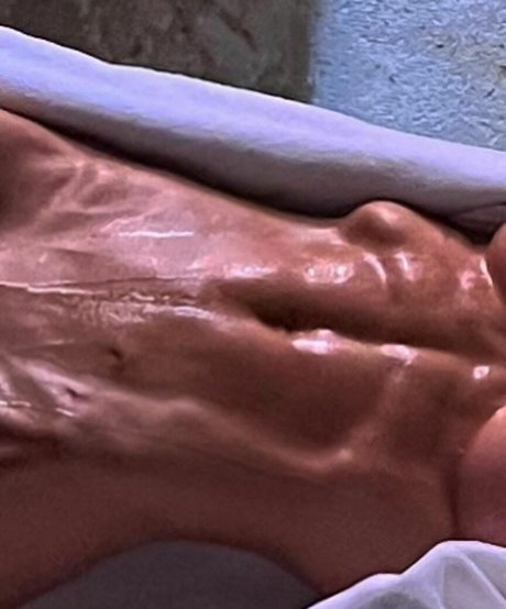 Anastasiia Mironova art model pic