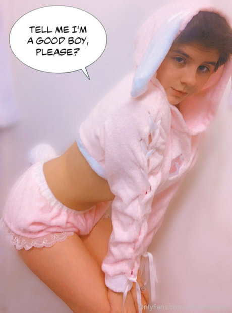 officialwybielo sexy star pics