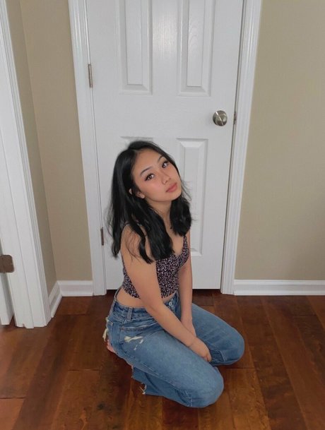 sonyaxule art model pictures