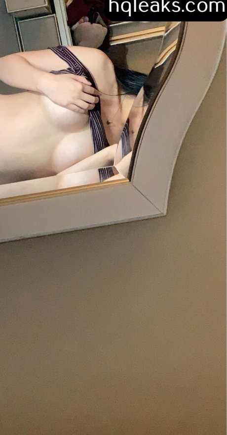 sonyaxule sexy model image