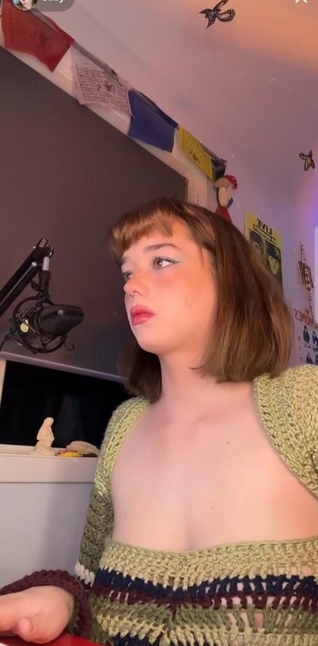 oss0rio nude actress image