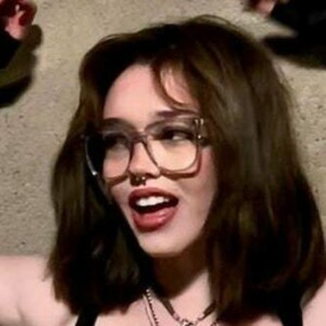 oss0rio naked pornstar img