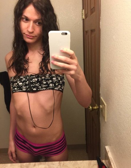 Trashgirlthalia hot actress photo