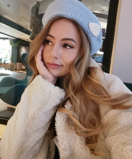 itsSky nude actress images