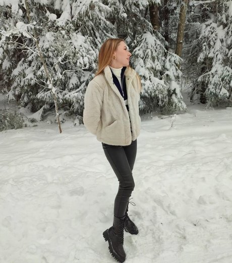 itsSky nude star pics