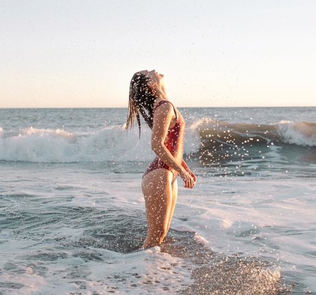 Bonnie Wright Images