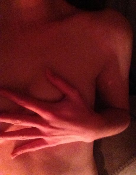 Bonnie Wright adult model pic