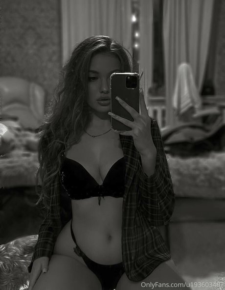 Eva maine22 top model img