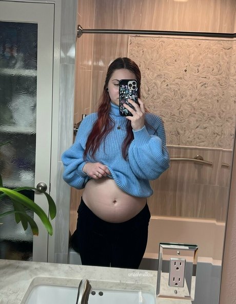 smashmelllow hot star img