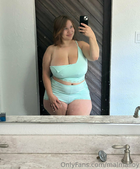 malmalloy pornographic actress photos