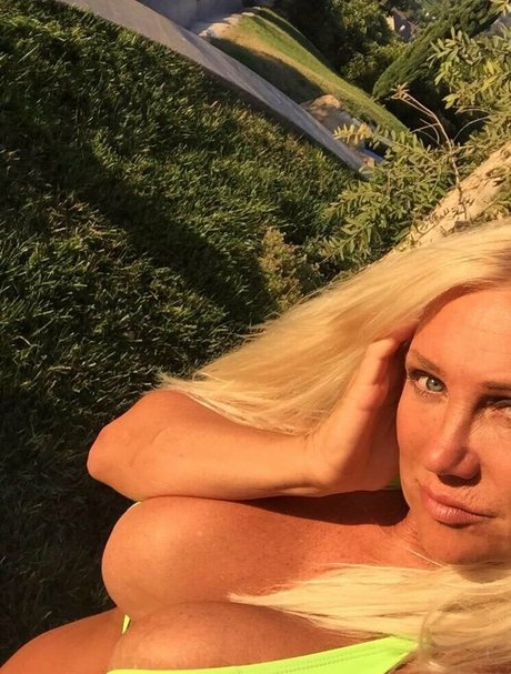 Linda Claridge pornstar top picture