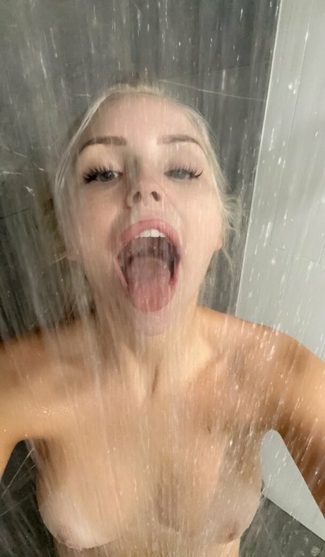 Amyrosebutt art model photo