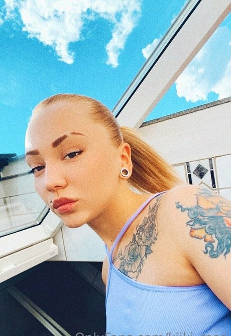 jinx roses sexy model img