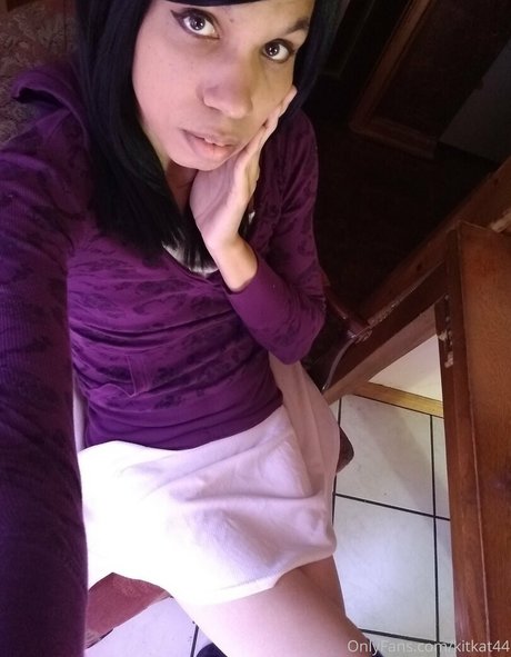 kitkat44 xxx model pic