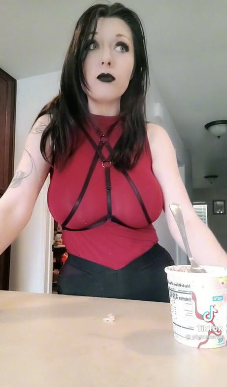 Olivia Plata erotic actress pics