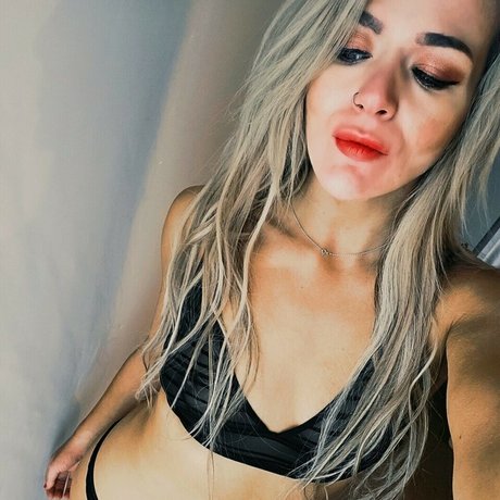 Session Moth Martina erotic model photos