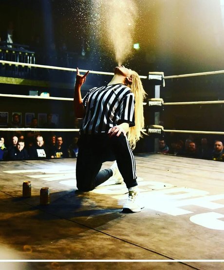 Session Moth Martina star erotic image