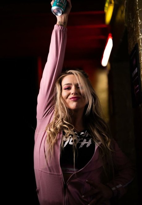 Session Moth Martina pretty model pics