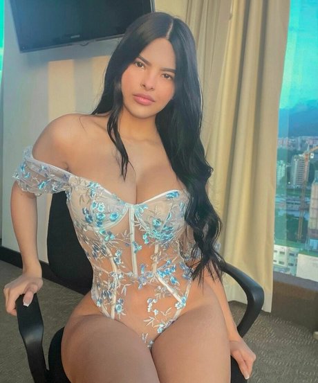 Kimberly Delgado nice star pics