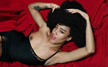 Rikae Crisi free star galleries