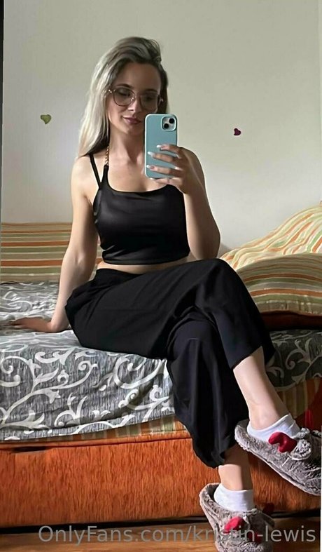 kristin lewis nice star image