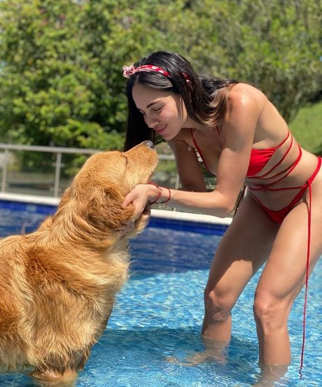 Valerie Dominguez beautiful model image