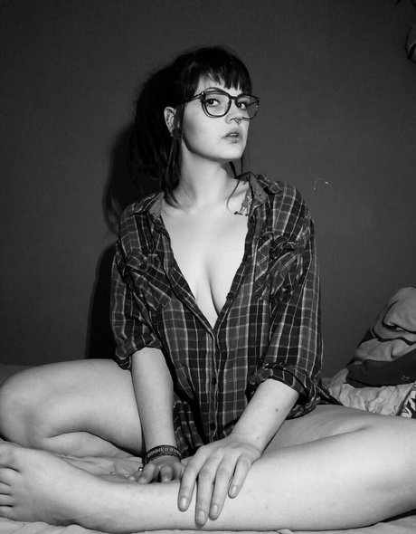 bisibeth xxx actress pic