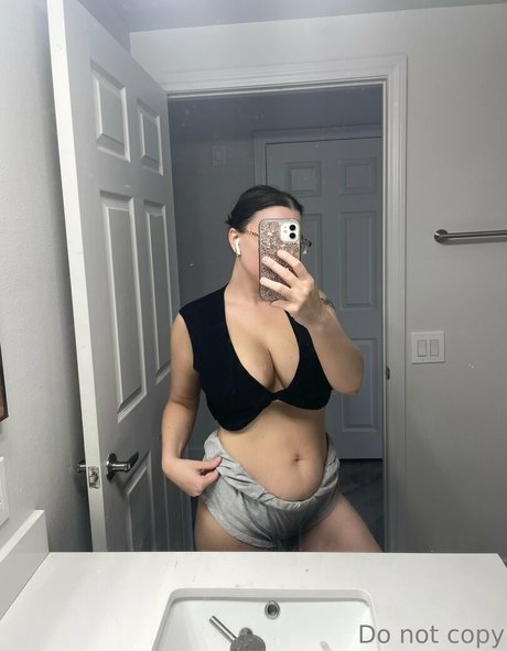 daniellelancaster nice pornstar picture