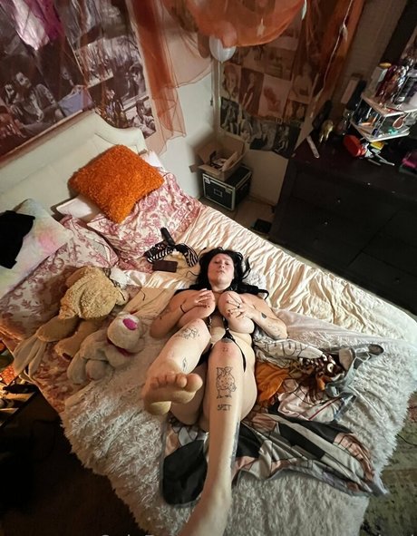 nuttingforthelord model pornographic pics