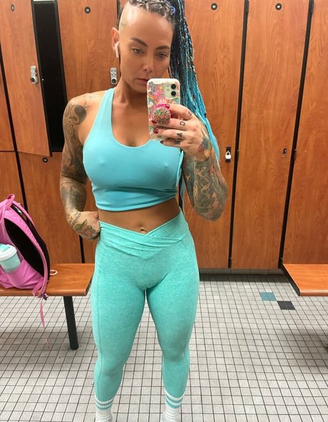 Miss Lindsay Q model pretty photos