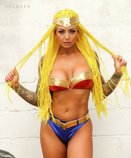 Miss Lindsay Q xxx pornstar image