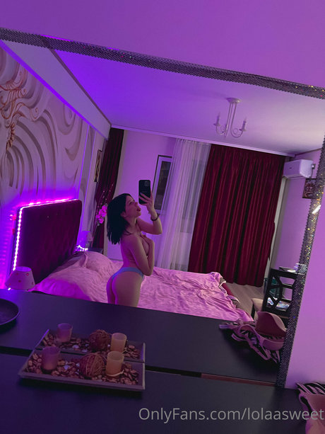 Lolaasweet model free pictures