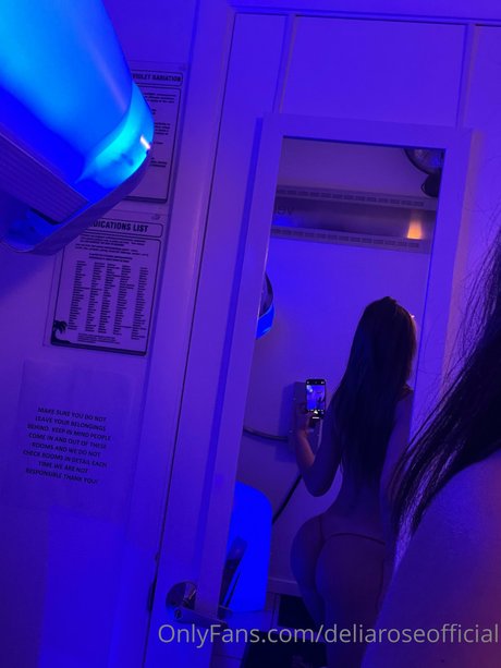 Delia Rose hot model picture