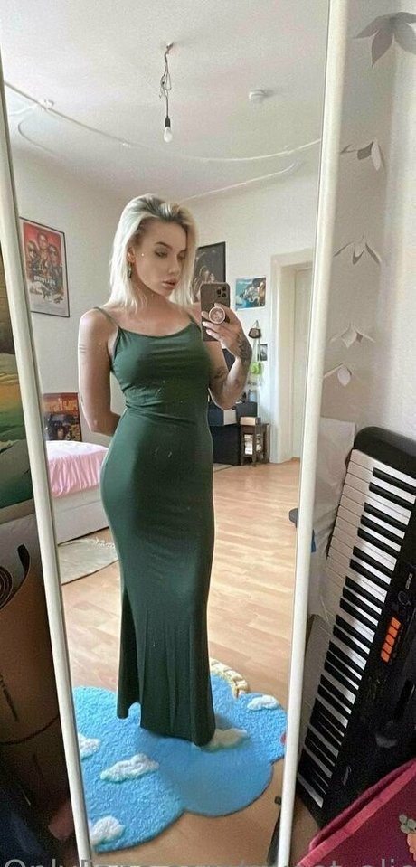 Sweet Aliceee erotic model pics