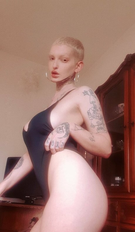 Nausicaa Rondina_ pornstar nude images